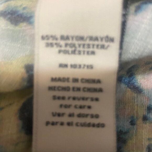 Zac & Rachel Pastel Abstract Print Smock Yoke Flutter sleeves blouse, size 3X - Picture 4 of 4